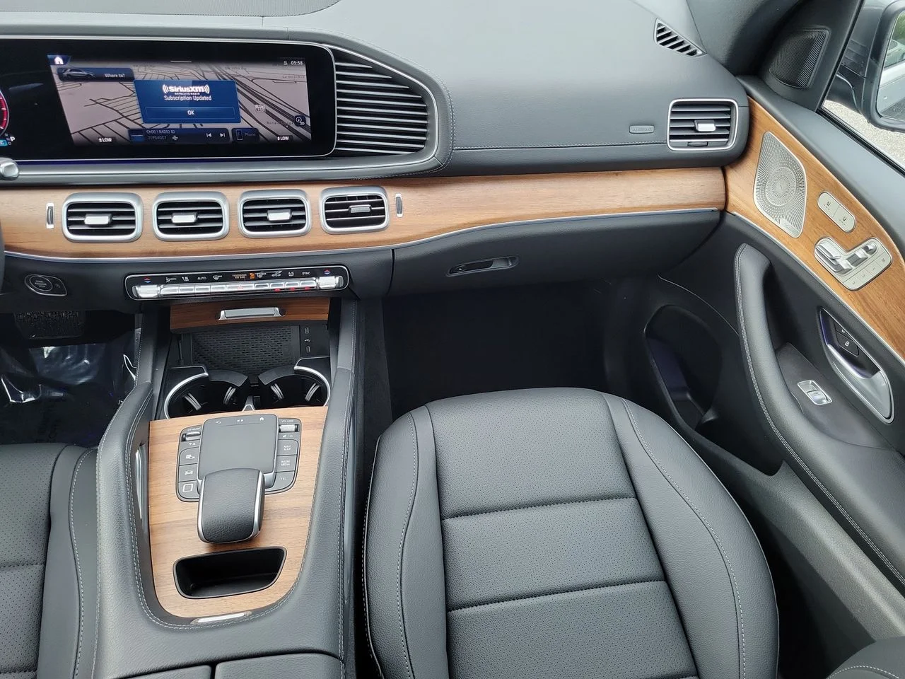 Certified Used 2026 Gray Mercedes-Benz GLE 350 image 16
