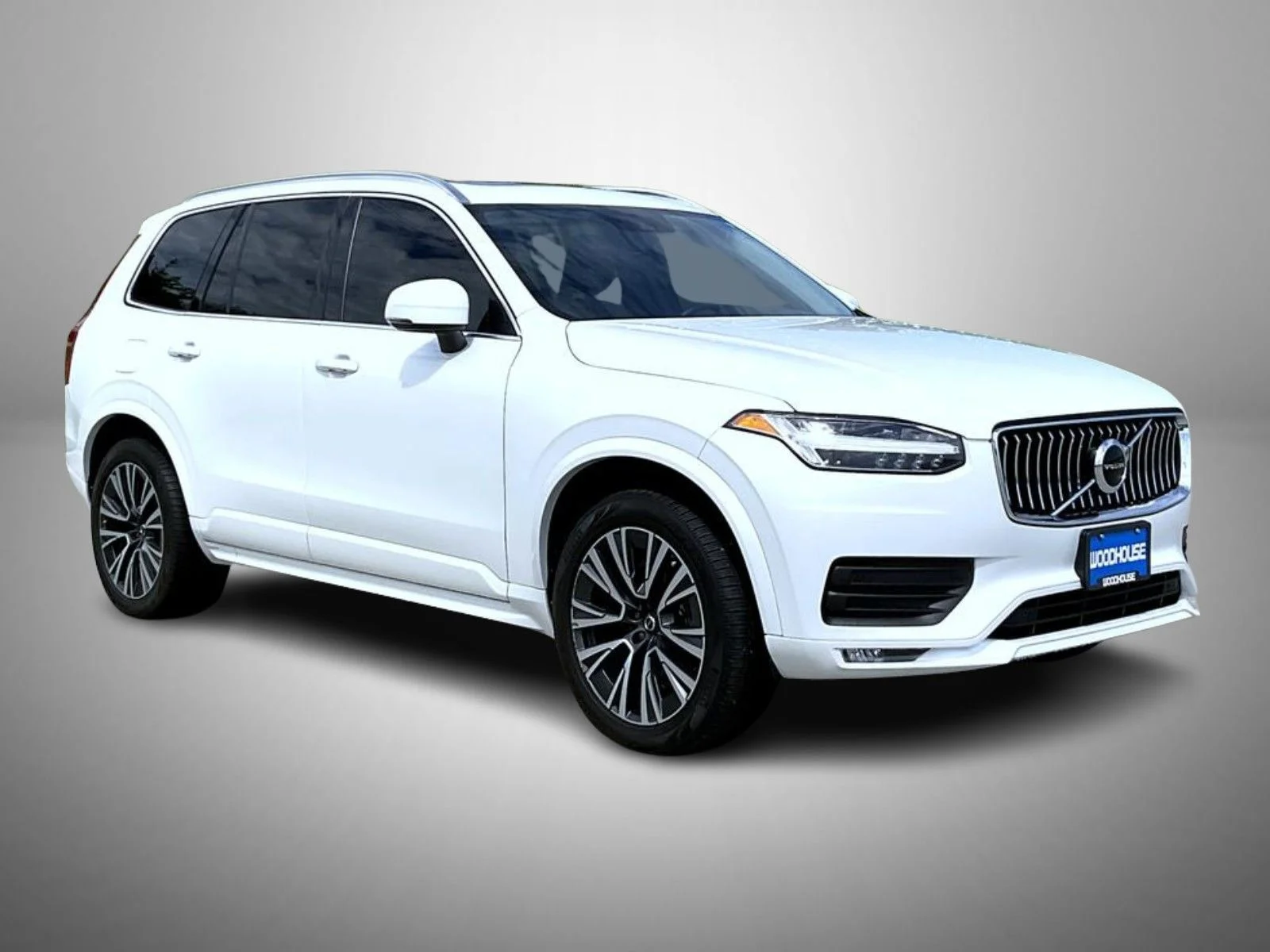 Used 2020 White Volvo T5 Momentum image 3