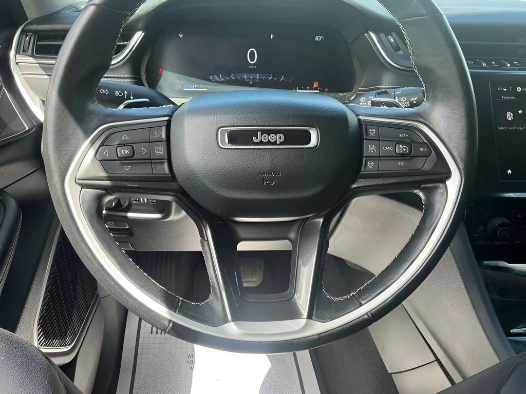 Used 2021 Silver Jeep Laredo image 29