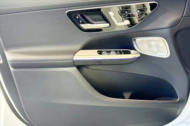 New 2026 Polar White Mercedes-Benz GLC 300 image 45