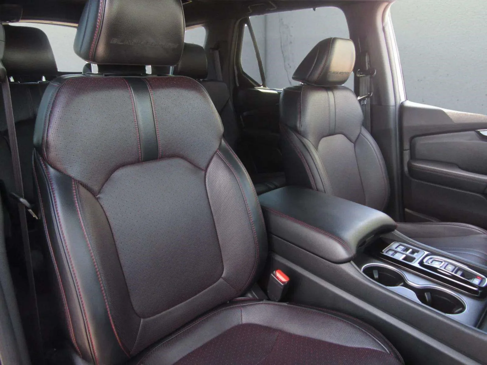 Certified Used 2025 Modern Steel Metallic Honda AWD Black Edition image 43