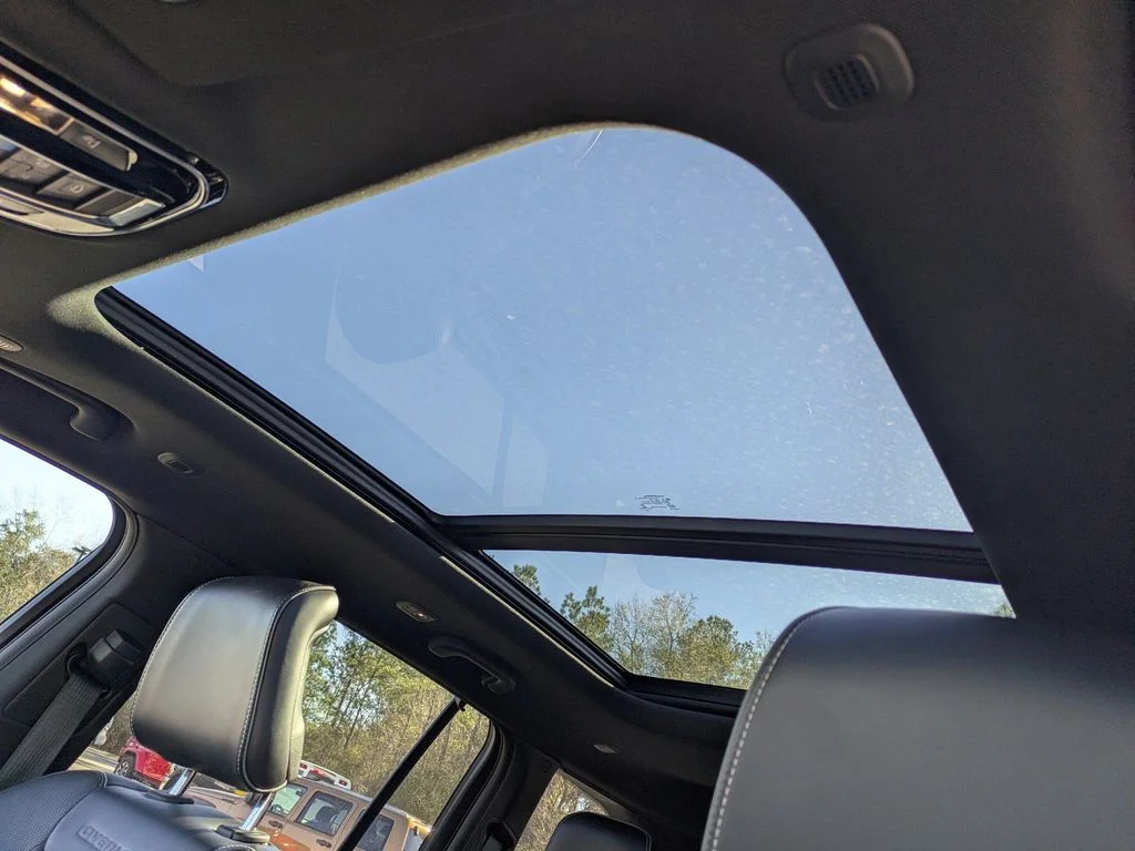 Used 2022 Gray Jeep Overland 4xe image 23