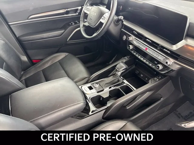 Used 2024 White Kia S image 27