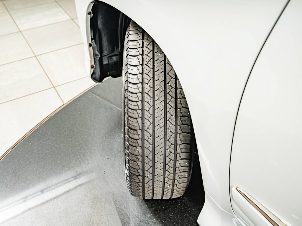 Used 2014 Starfire Pearl Lexus 460 image 43