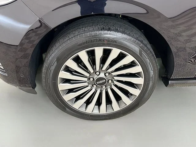 Used 2019 Black Lincoln Reserve image 34
