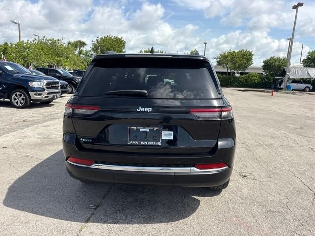 Used 2024 Black Jeep 4xe image 12