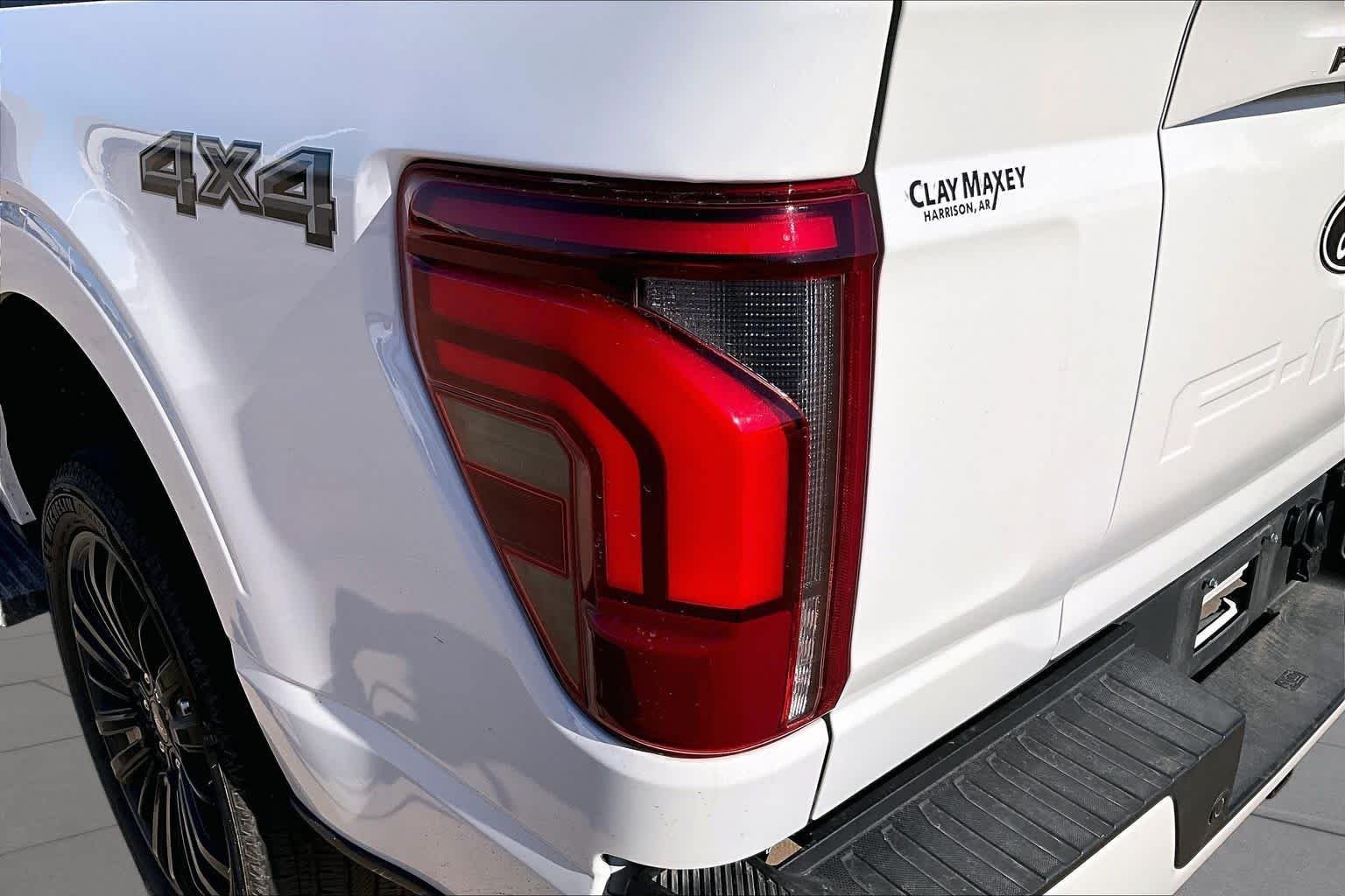 Used 2025 Star White Metallic Tri-Coat Ford Platinum image 27