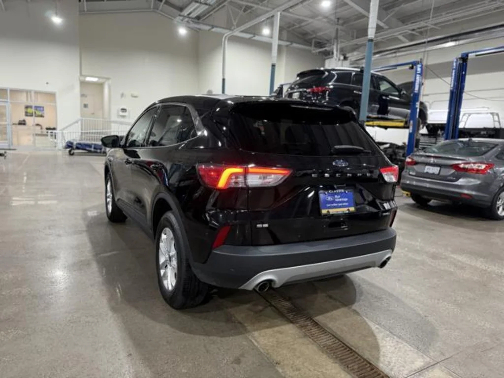 Certified Used 2022 Agate Black Ford SE image 3