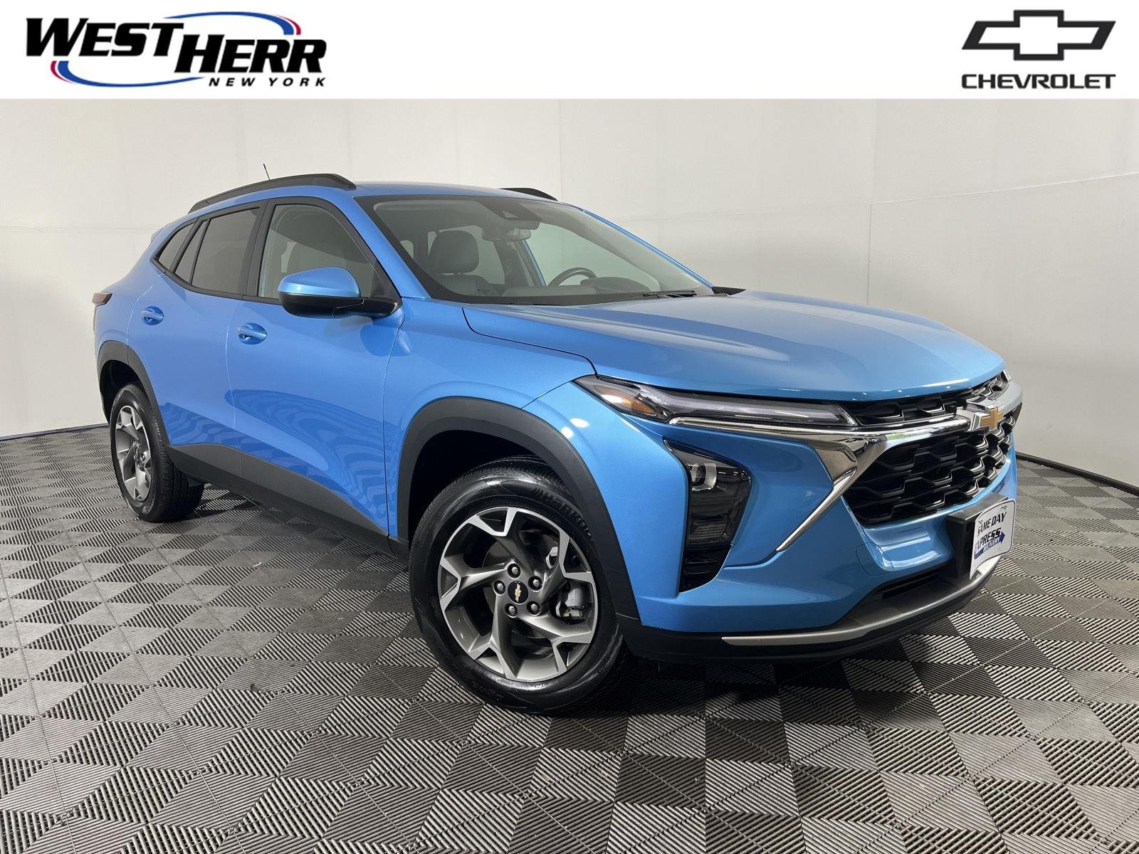Used 2025 Marina Blue Metallic Chevrolet LT image 1