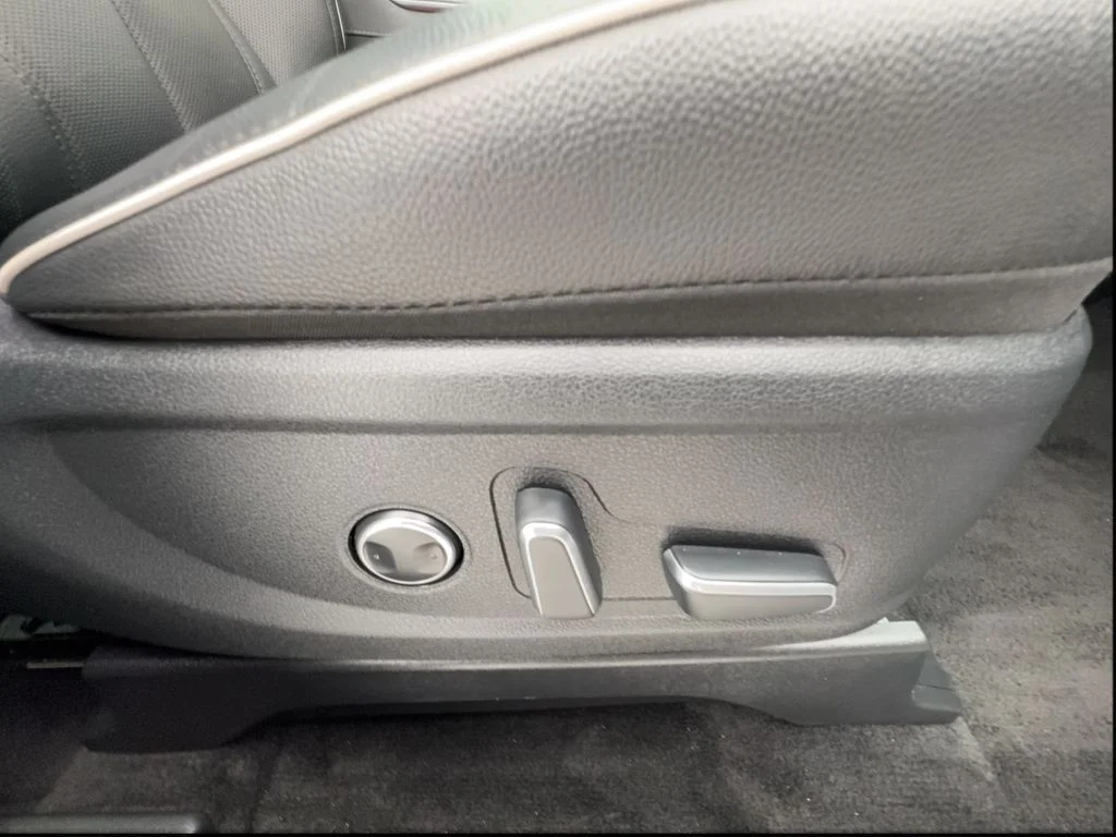 Used 2025 Silver Hyundai Limited image 33