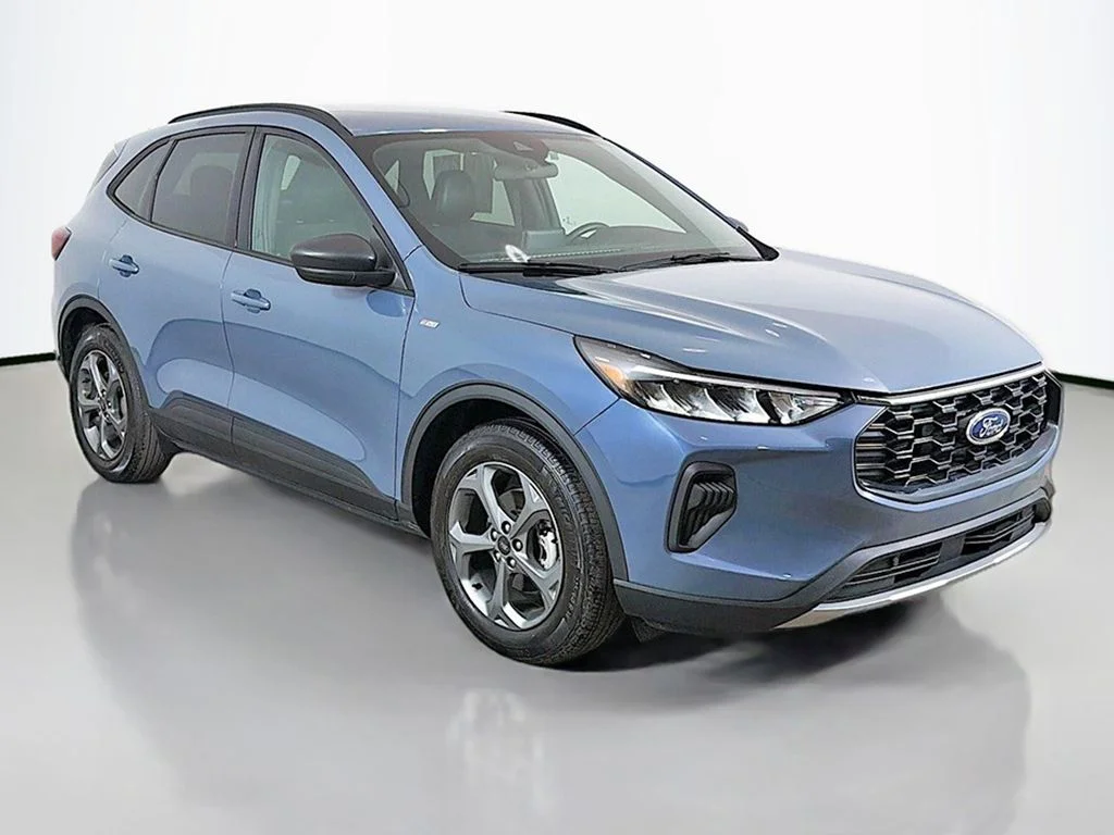 Used 2025 Vapor Blue Metallic Ford ST-Line image 38