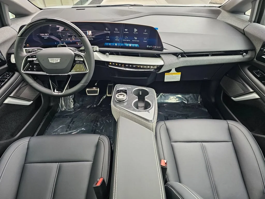 New 2026 Vibrant White Tricoat Cadillac Luxury image 17