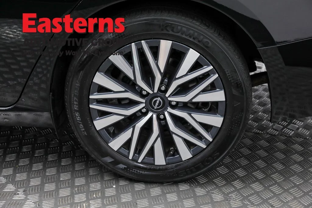 Used 2024 Black Nissan 2.5 SV image 31