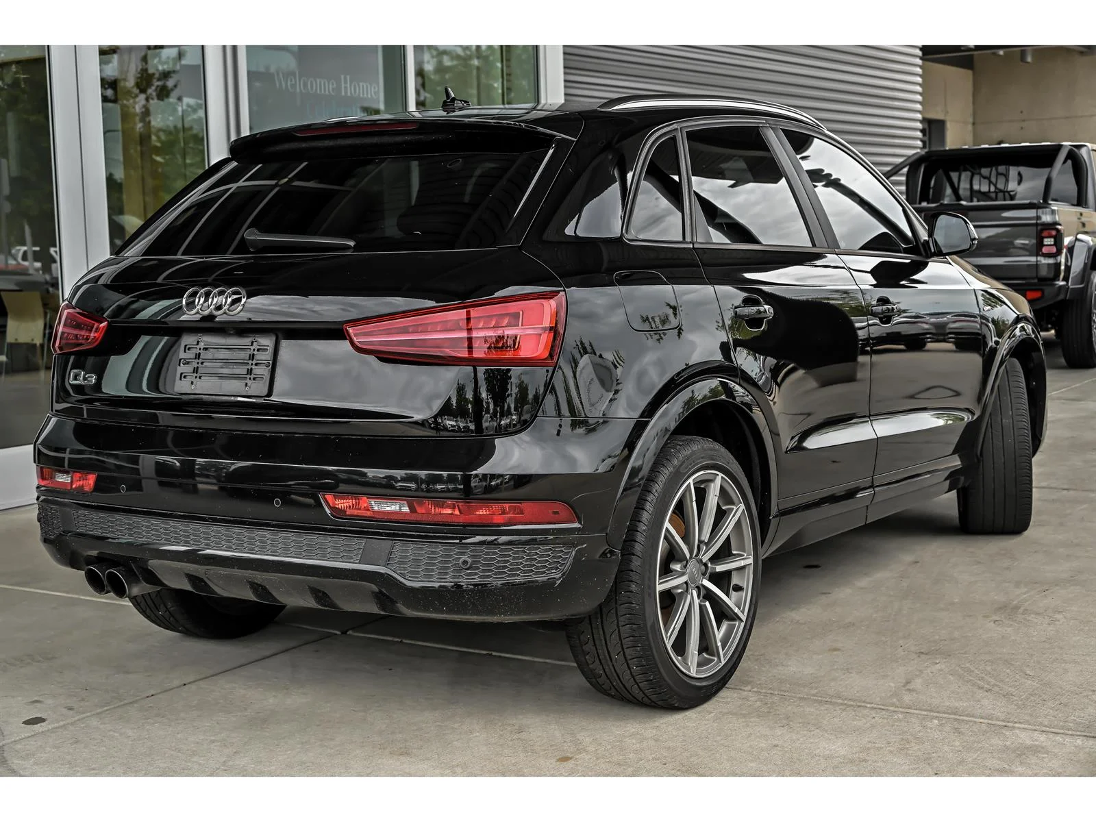 Used 2018 Black Audi PREMIUM image 3