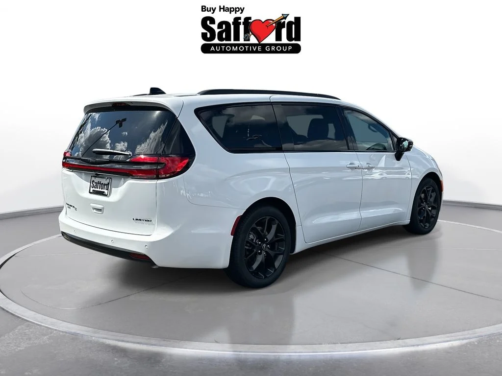 2026 Chrysler Pacifica Limited - Photo 10