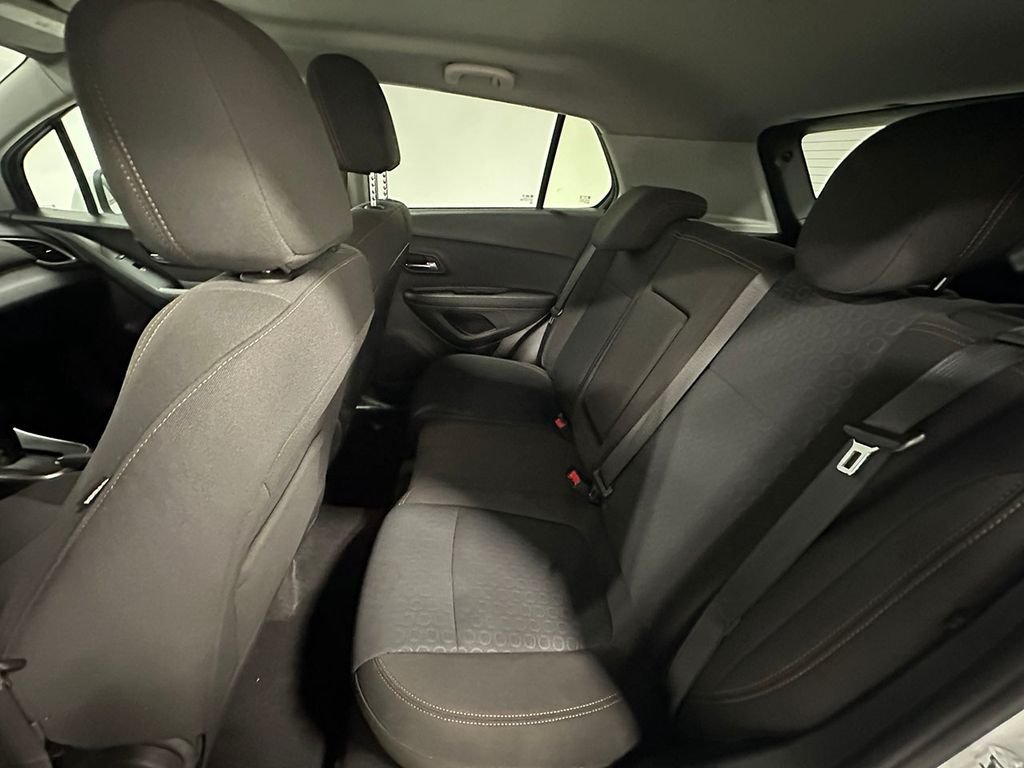 Used 2020 White Chevrolet LS image 16