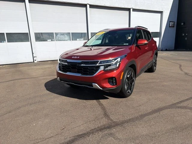 Used 2025 Orange Kia SX image 22