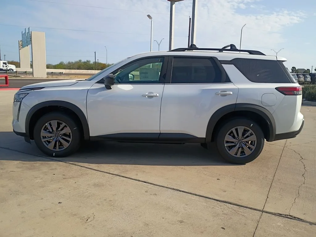 New 2026 Everest White Pearl TriCoat Nissan SV image 3