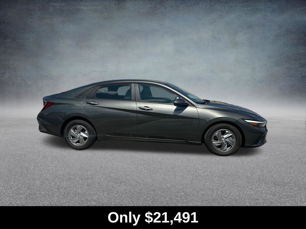 Used 2026 Amazon Gray Hyundai SE image 4