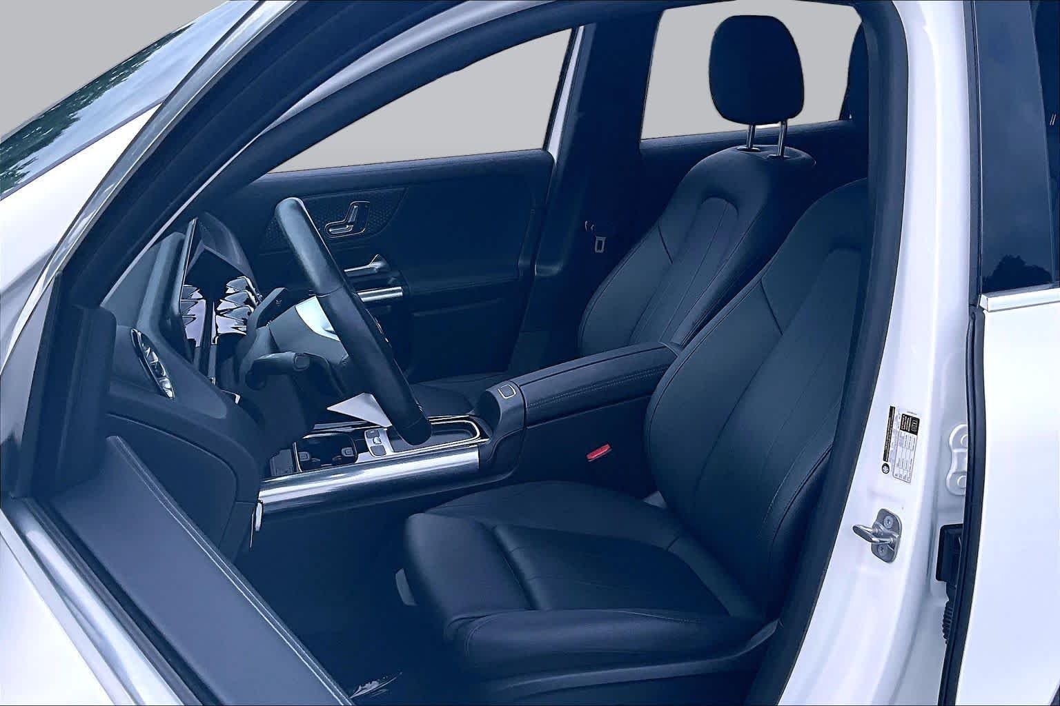 Used 2025 Polar White Mercedes-Benz GLA 250 image 8