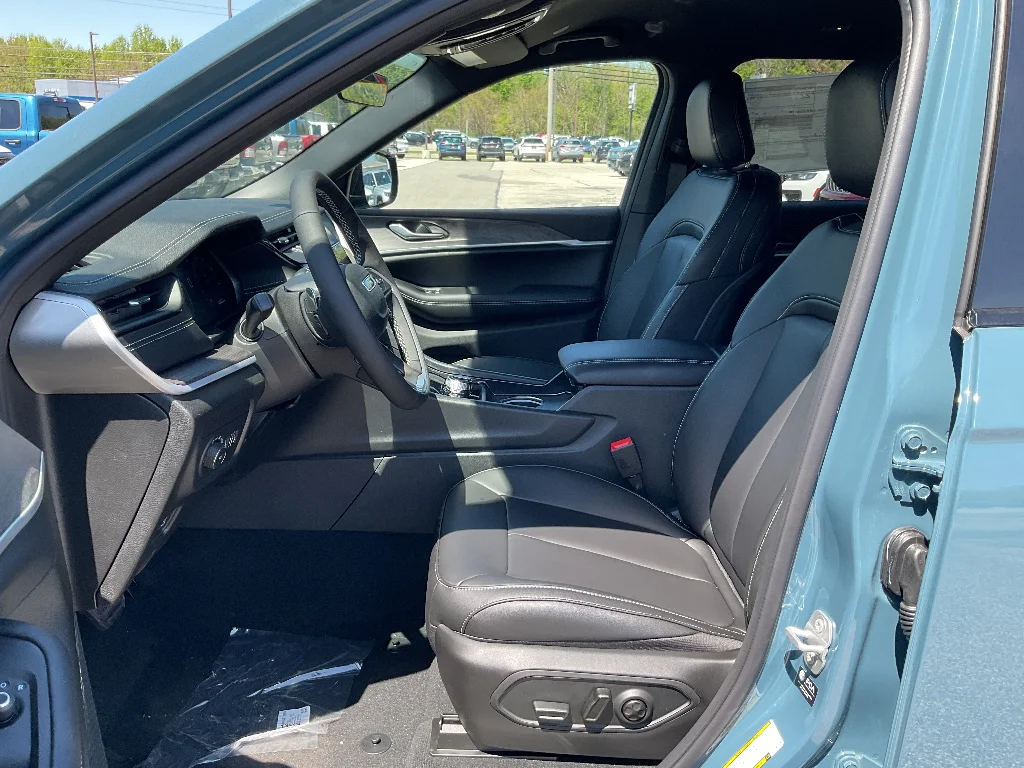 New 2026  Jeep Limited image 8