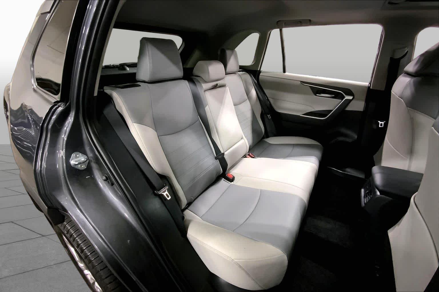 Used 2025 Magnetic Gray Metallic Toyota XLE Premium image 20
