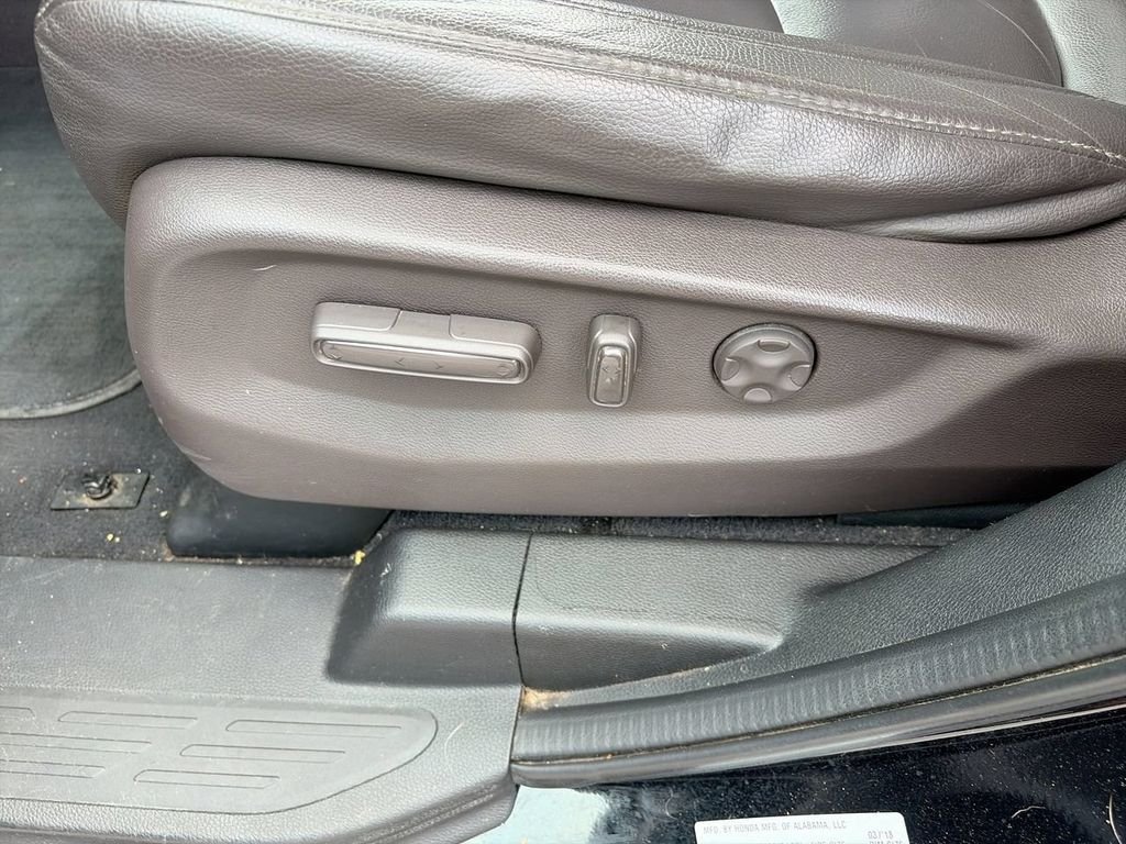 Used 2018 Black Honda EX-L image 16