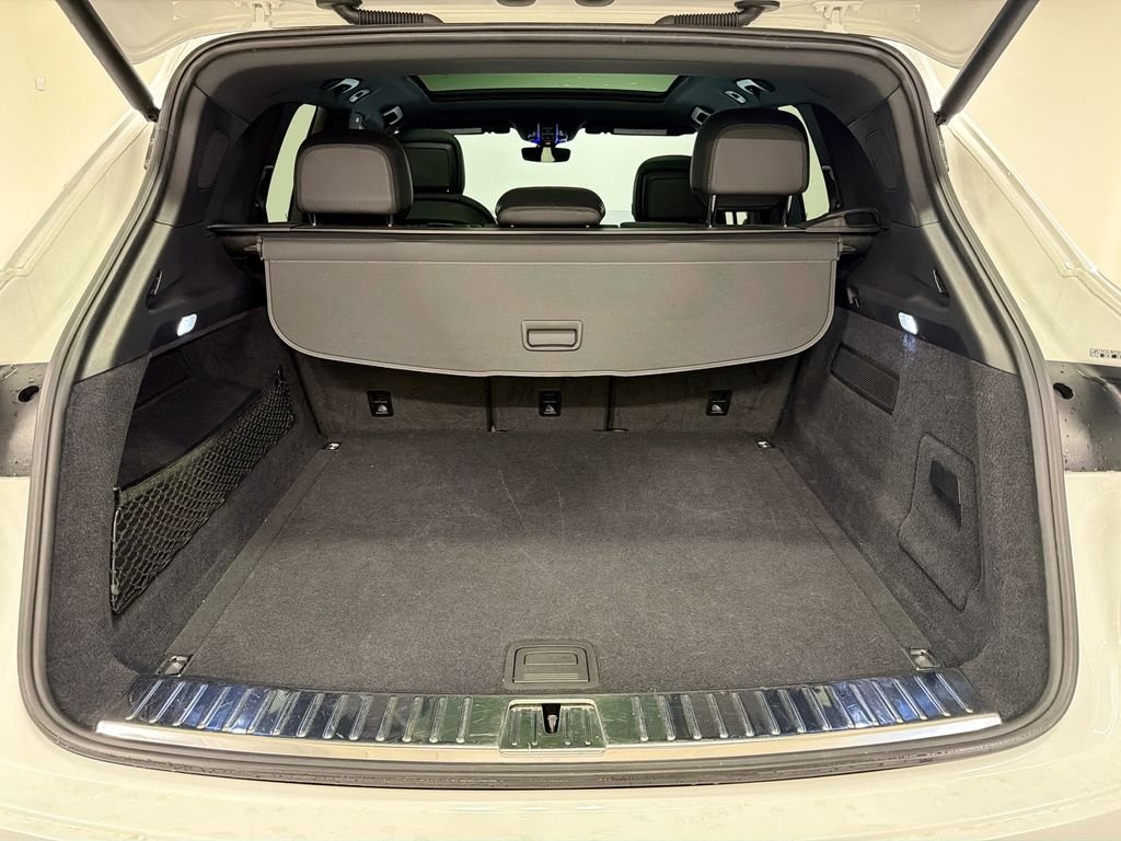 Used 2020  Porsche  image 28