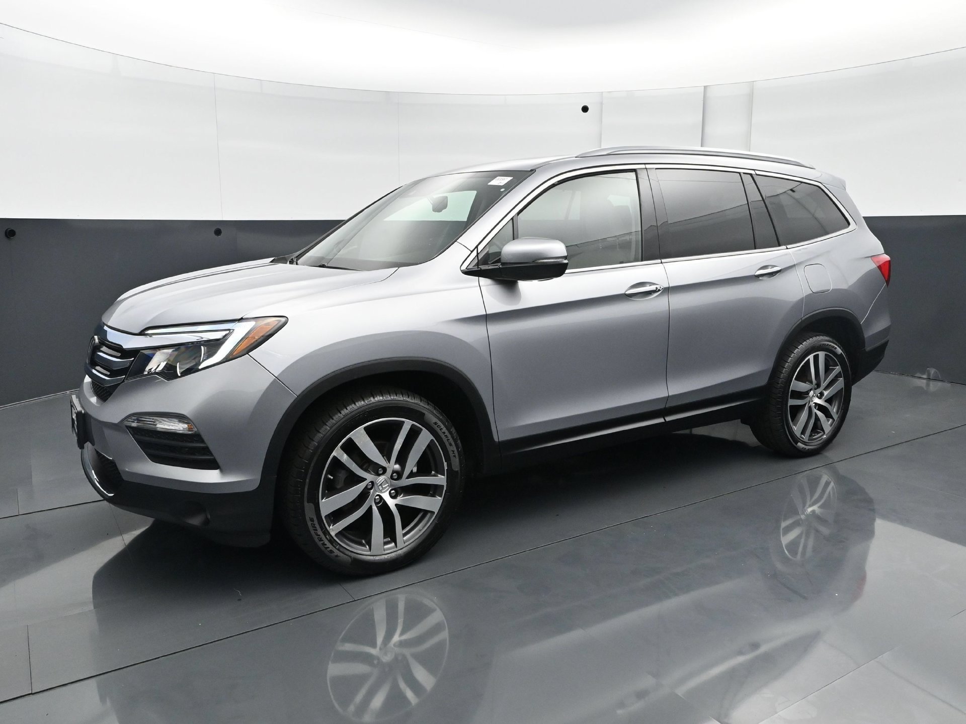 Used 2017 Honda Pilot Touring with VIN 5FNYF6H96HB027739 for sale in Burnsville, Minnesota