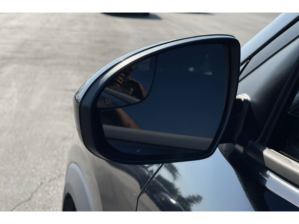 Used 2016 Ash Black Hyundai SE image 18
