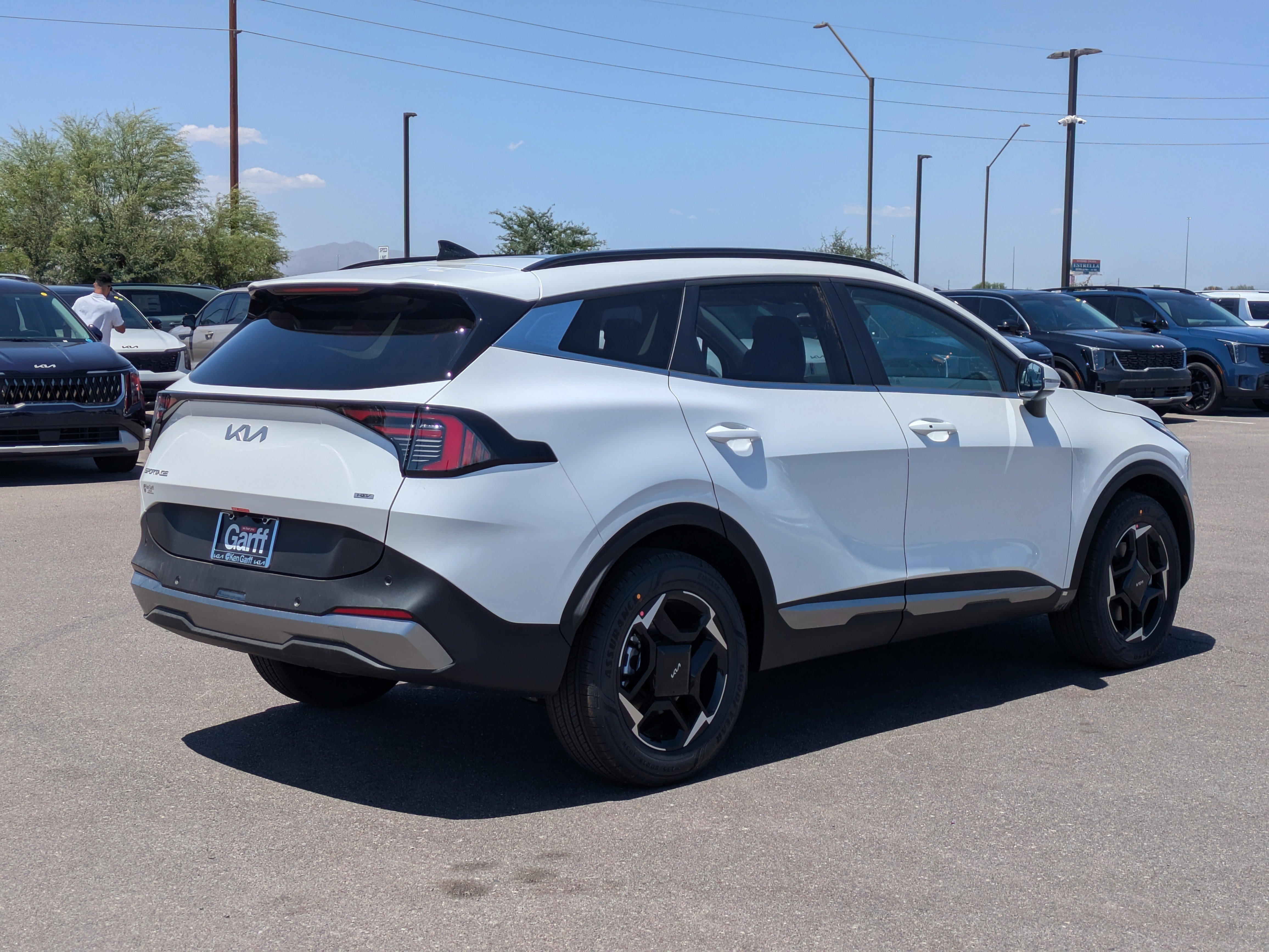 New 2026 Snow White Pearl Kia EX image 5