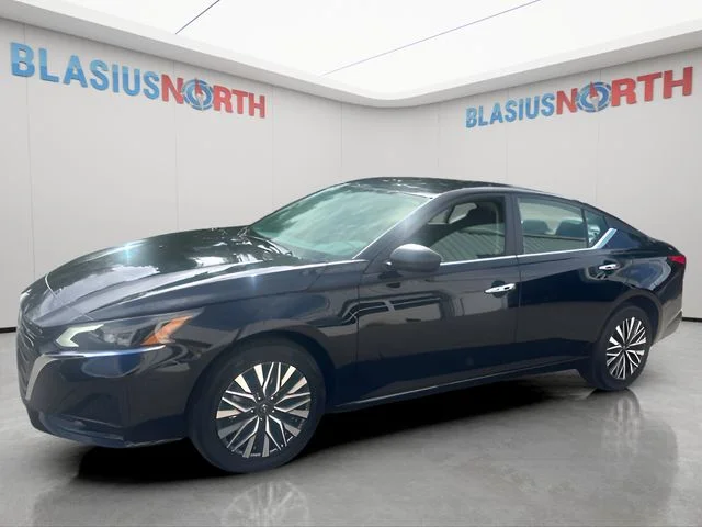 2024 Nissan Altima SV