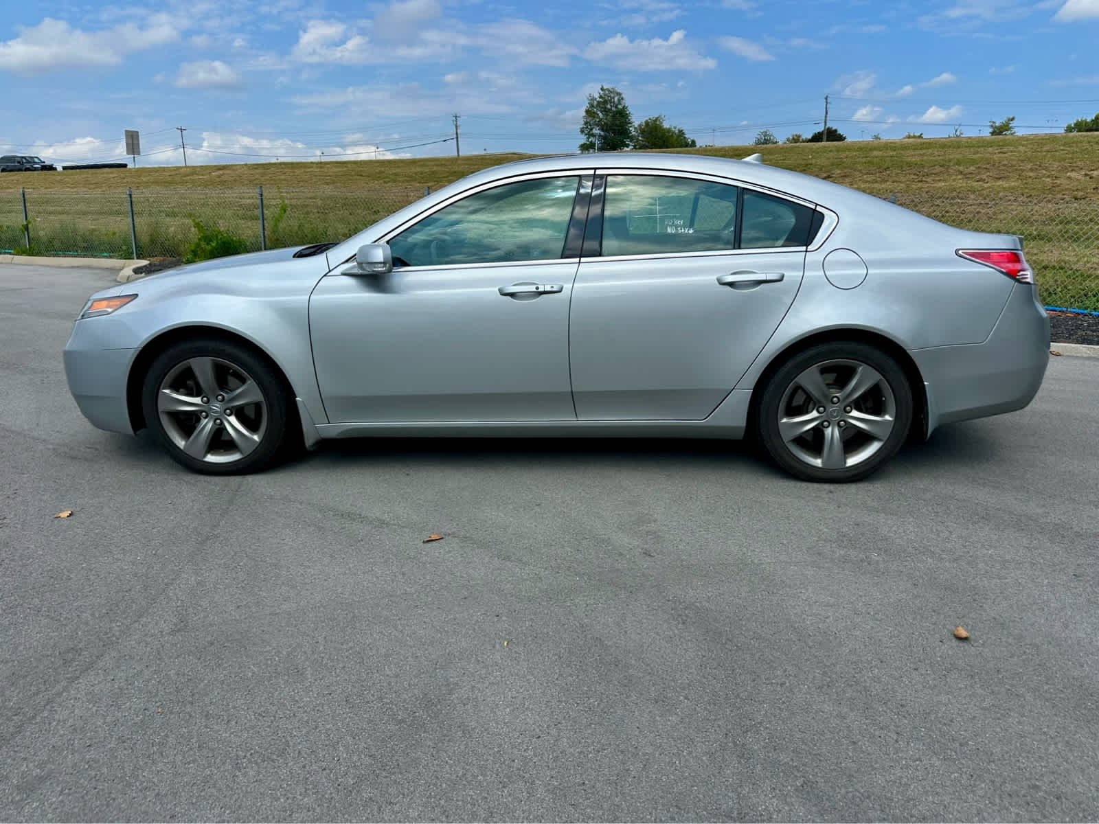 Used 2012 Silver Moon Acura Tech Auto image 9