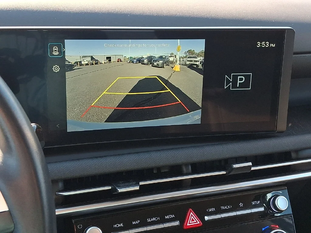 Used 2025 White Pearl Hyundai SEL Convenience image 19
