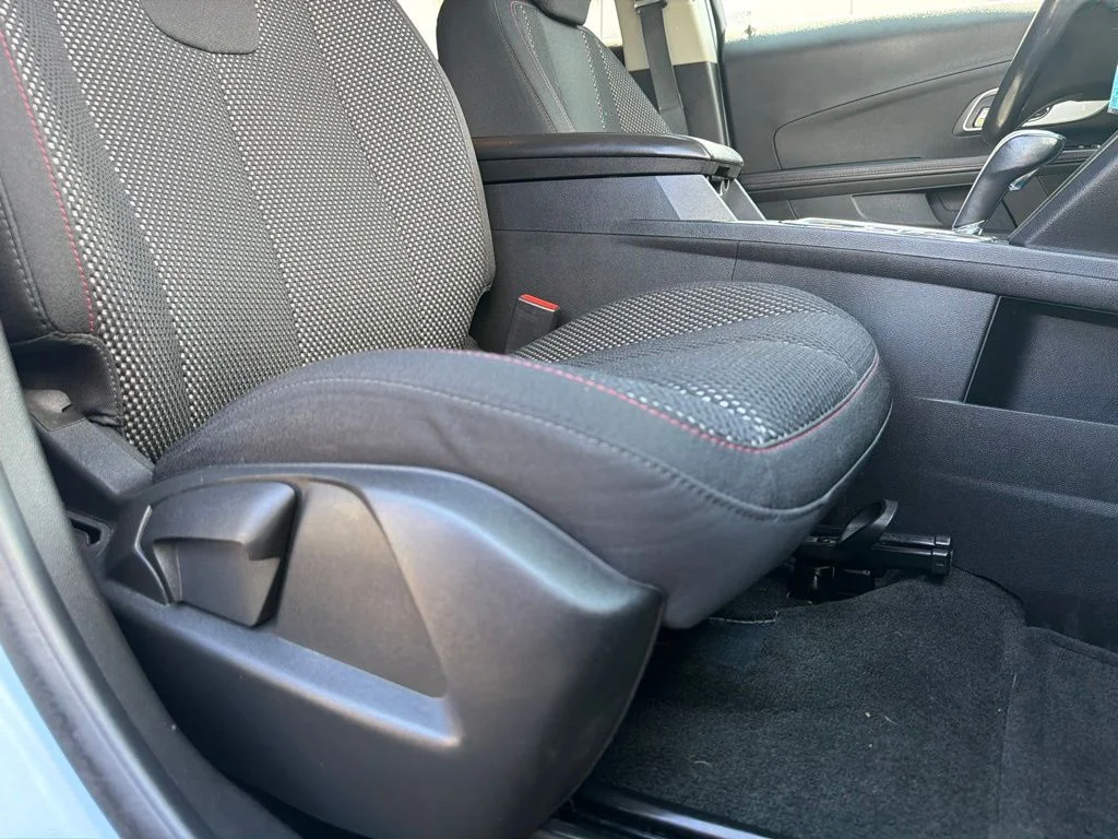 Used 2014 Silver Topaz Metallic Chevrolet LT image 18