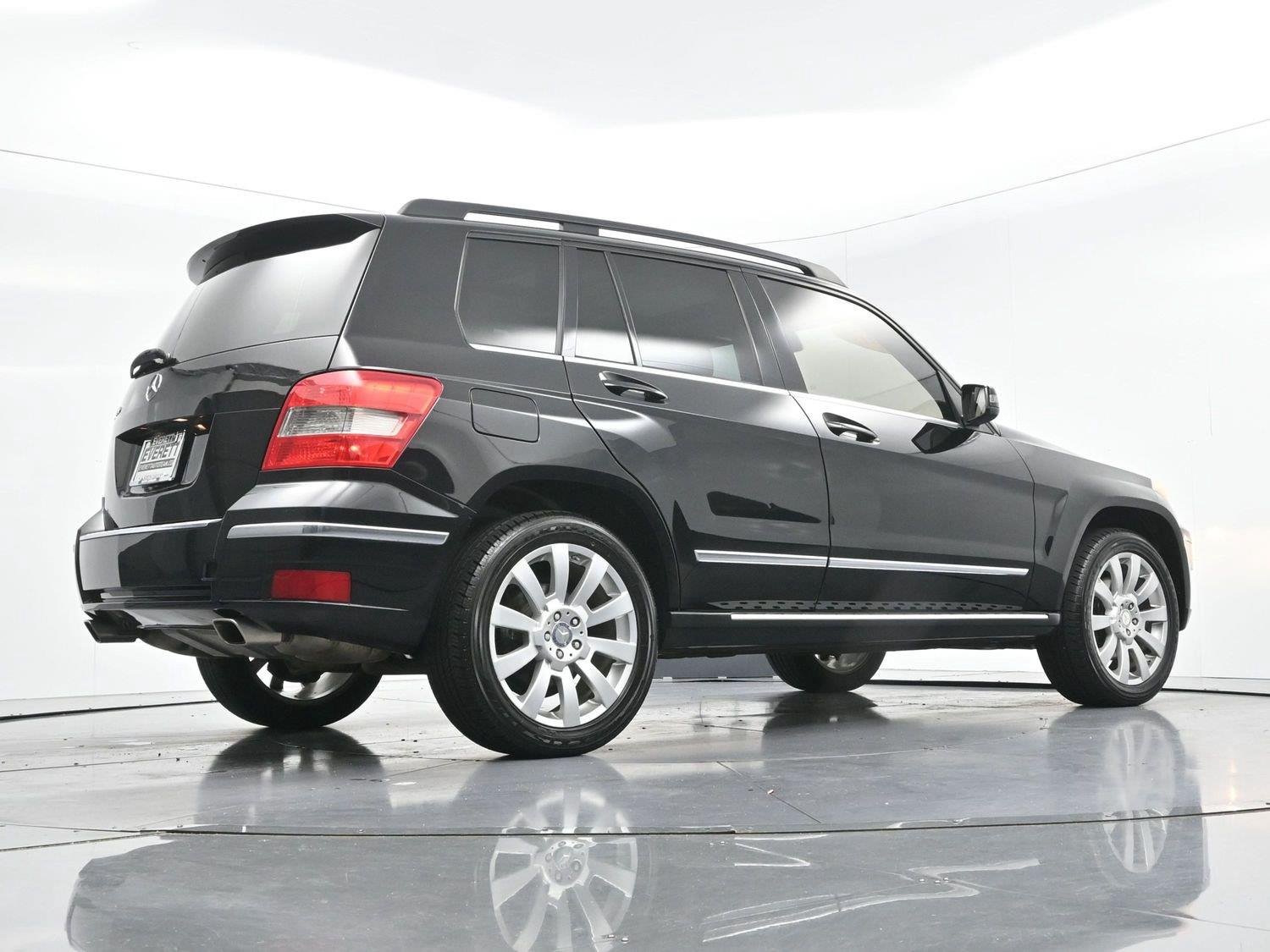 Used 2010 Black Mercedes-Benz GLK 350 image 52