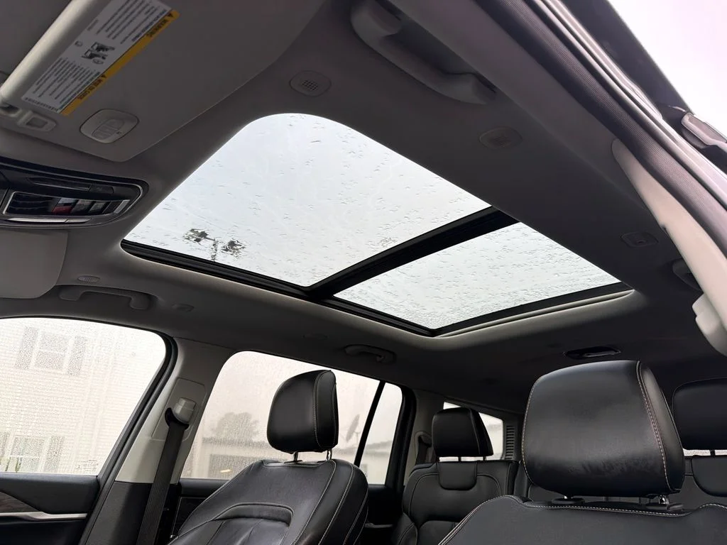 Used 2022 Gray Jeep Limited image 33
