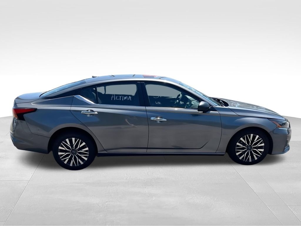 Used 2024 Gray Nissan 2.5 SV image 9