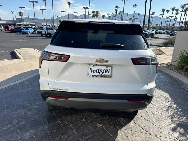 New 2027 White Chevrolet LT image 5