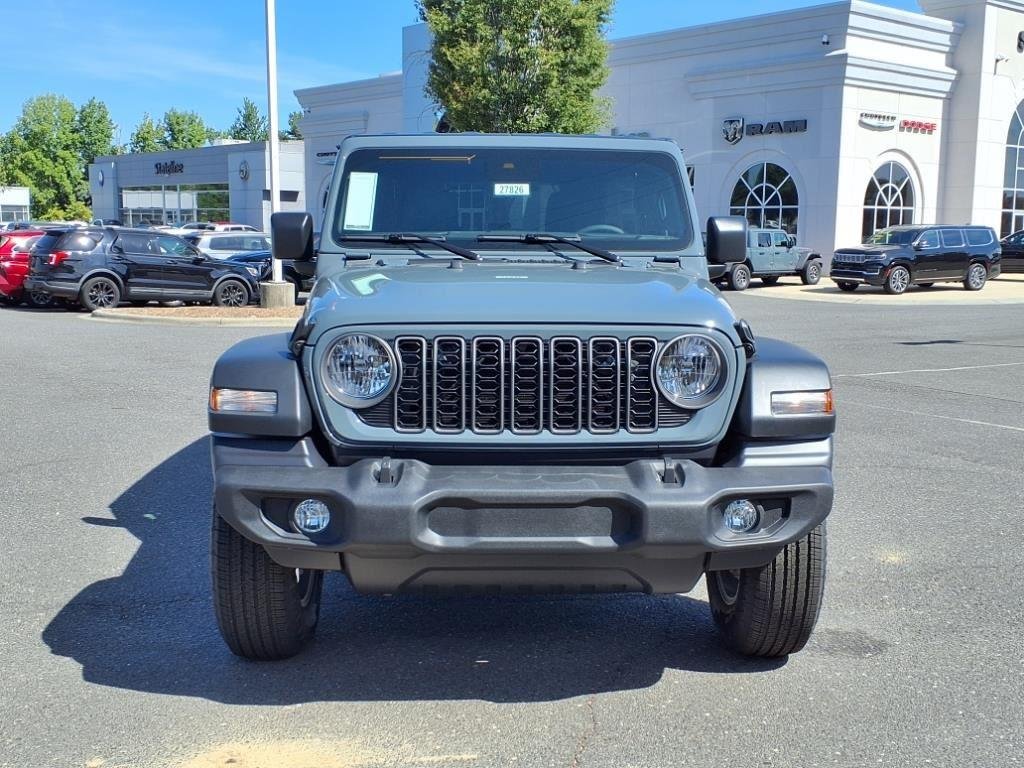 New 2025 Anvil Clear-Coat Exterior Paint Jeep Sport S image 6