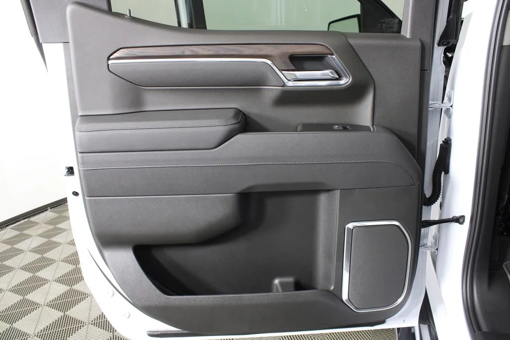 New 2026 Glacier White Tricoat GMC SLT image 11