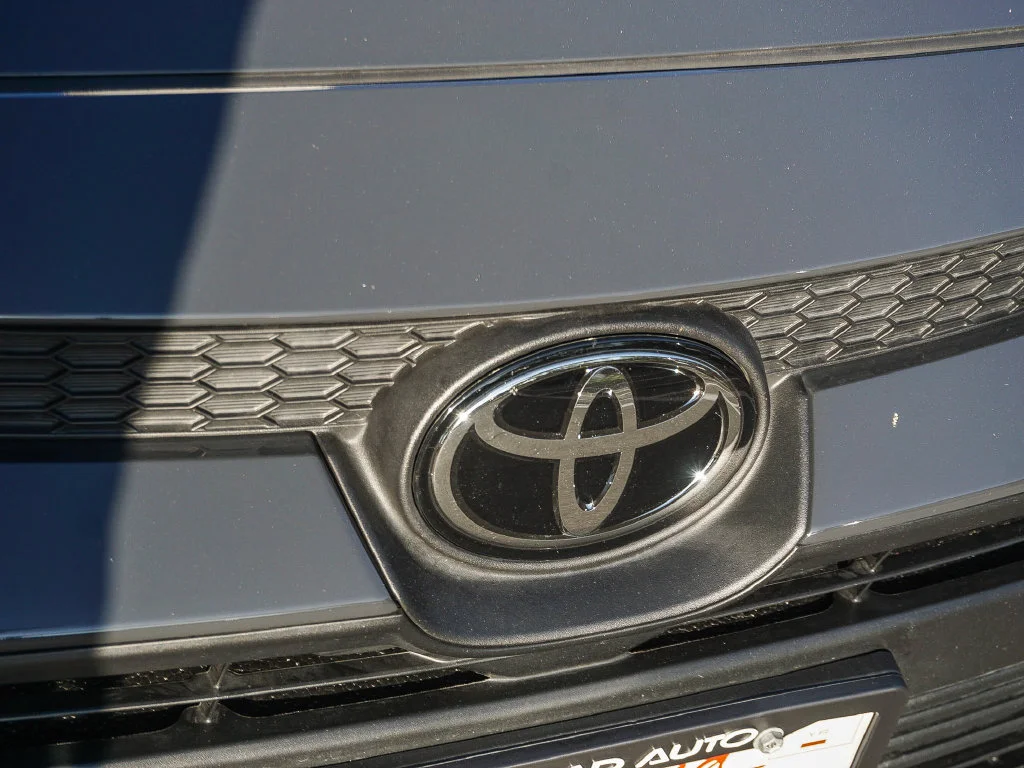 Certified Used 2025  Toyota LE image 11