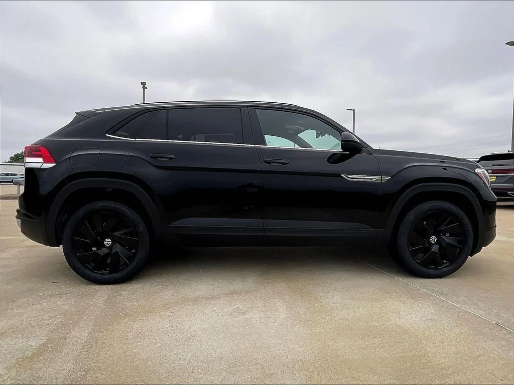 New 2026 Black Volkswagen SE w/Technology image 4