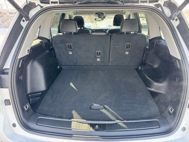 Used 2023 White Jeep Limited image 10