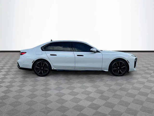Used 2023 White BMW 760i xDrive image 4