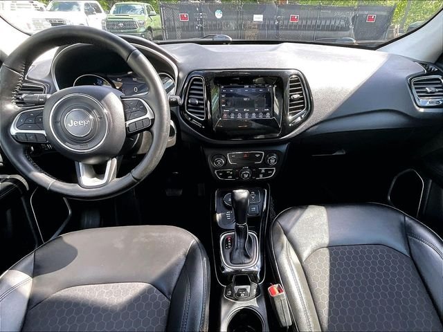 Used 2018 Blue Jeep Altitude image 16