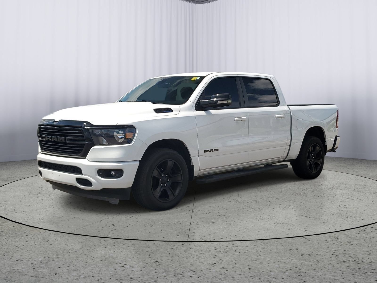 Used 2021 White Ram Big Horn/Lone Star image 2