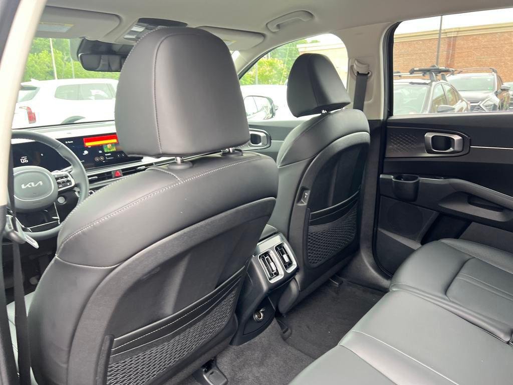 2025 Kia Sorento S - Photo 25