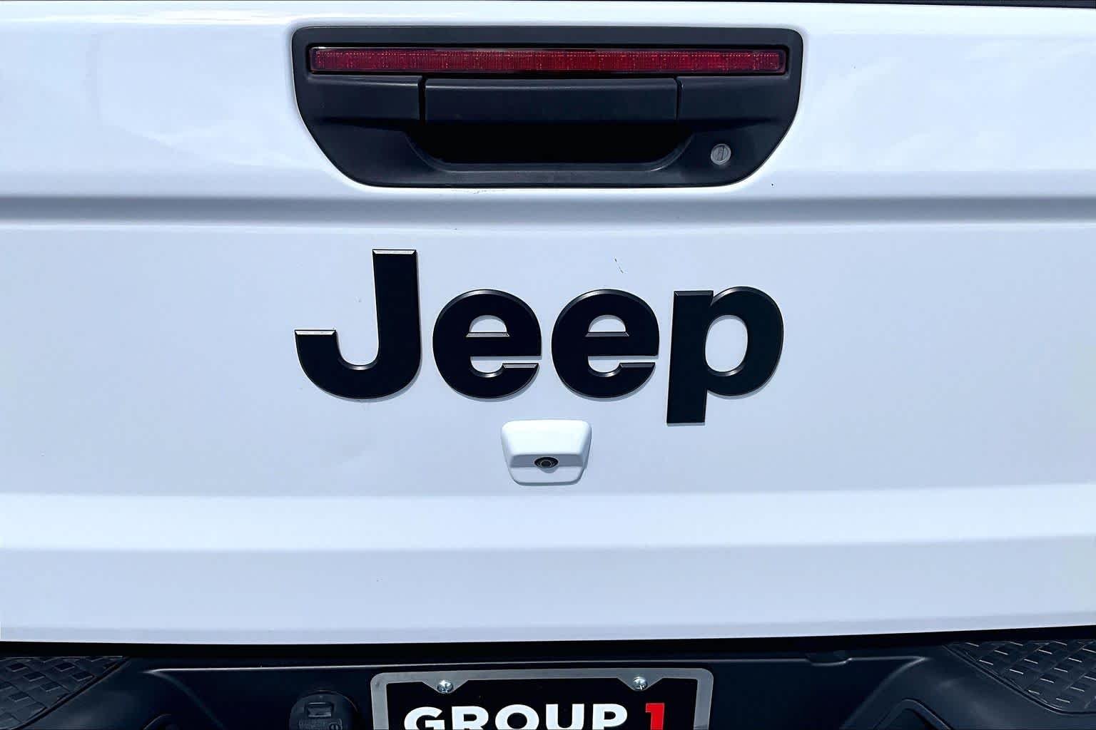 Used 2020 Bright White Clearcoat Jeep Sport S image 30
