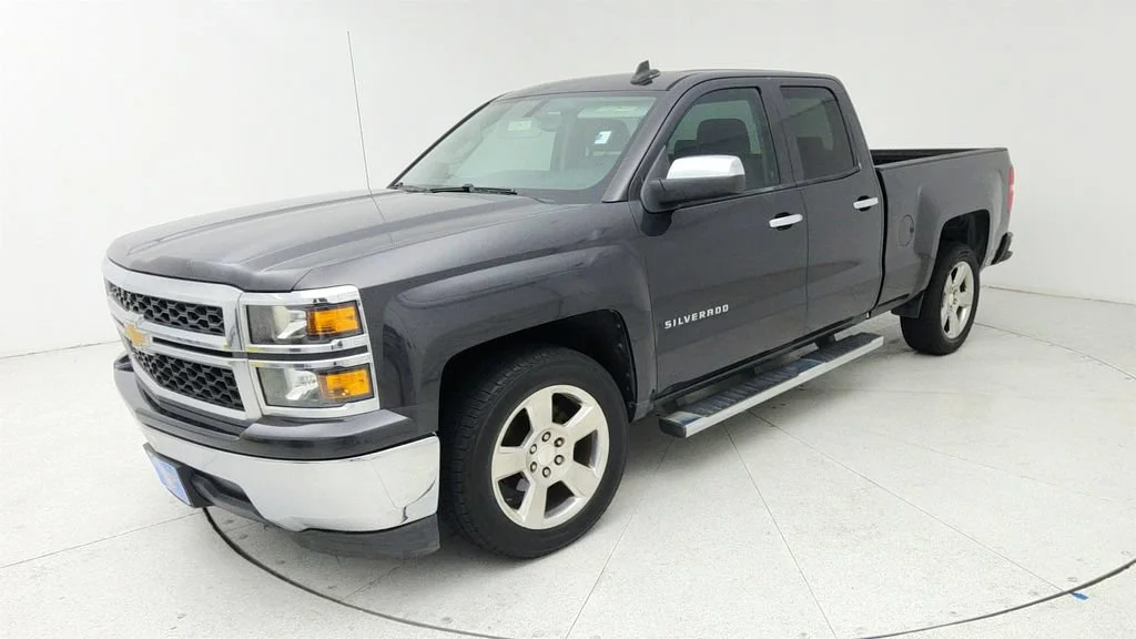 Used 2015 TUNGSTEN METALLIC Chevrolet LS image 3